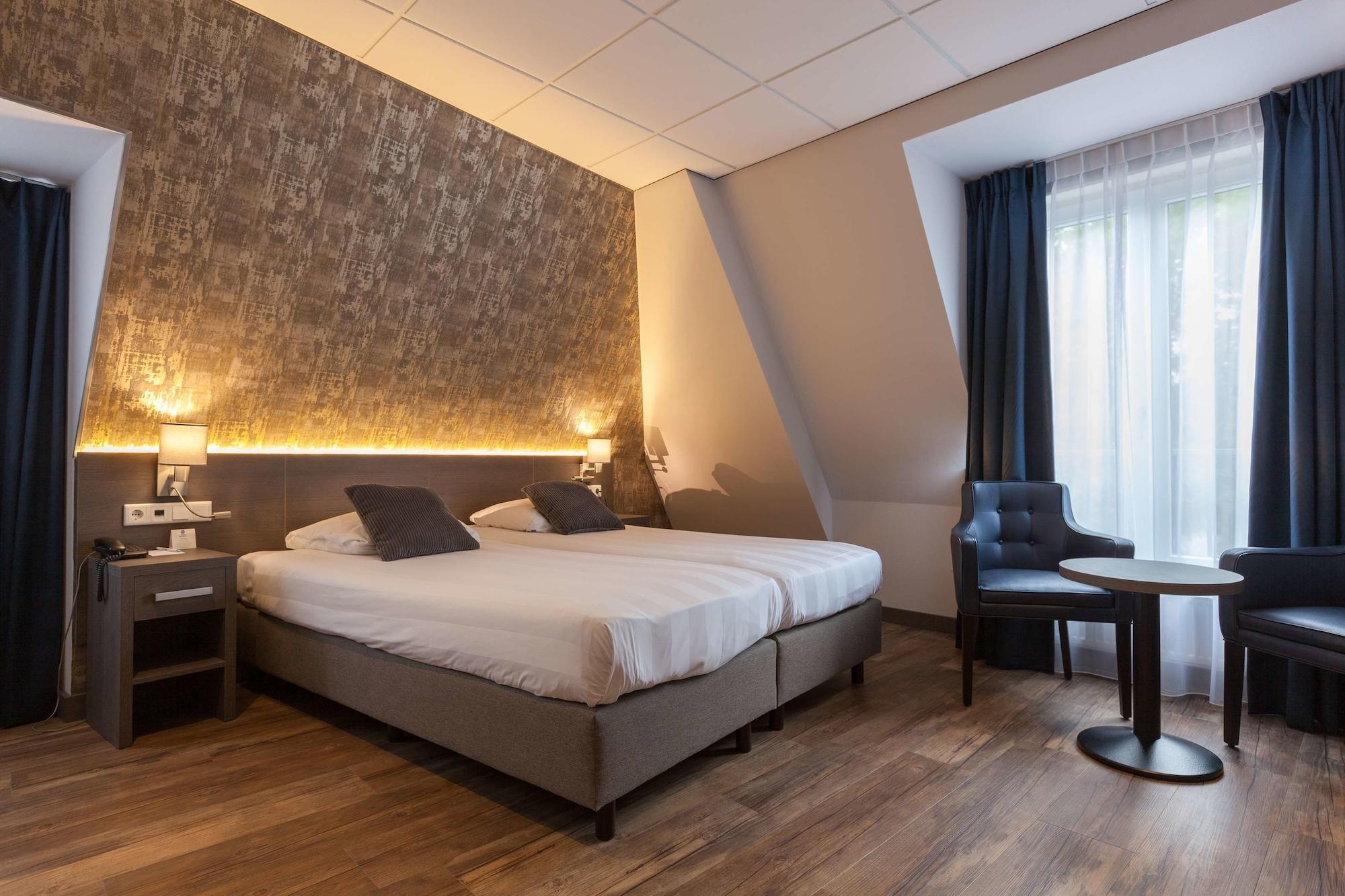 Hotel Western Baars 4*