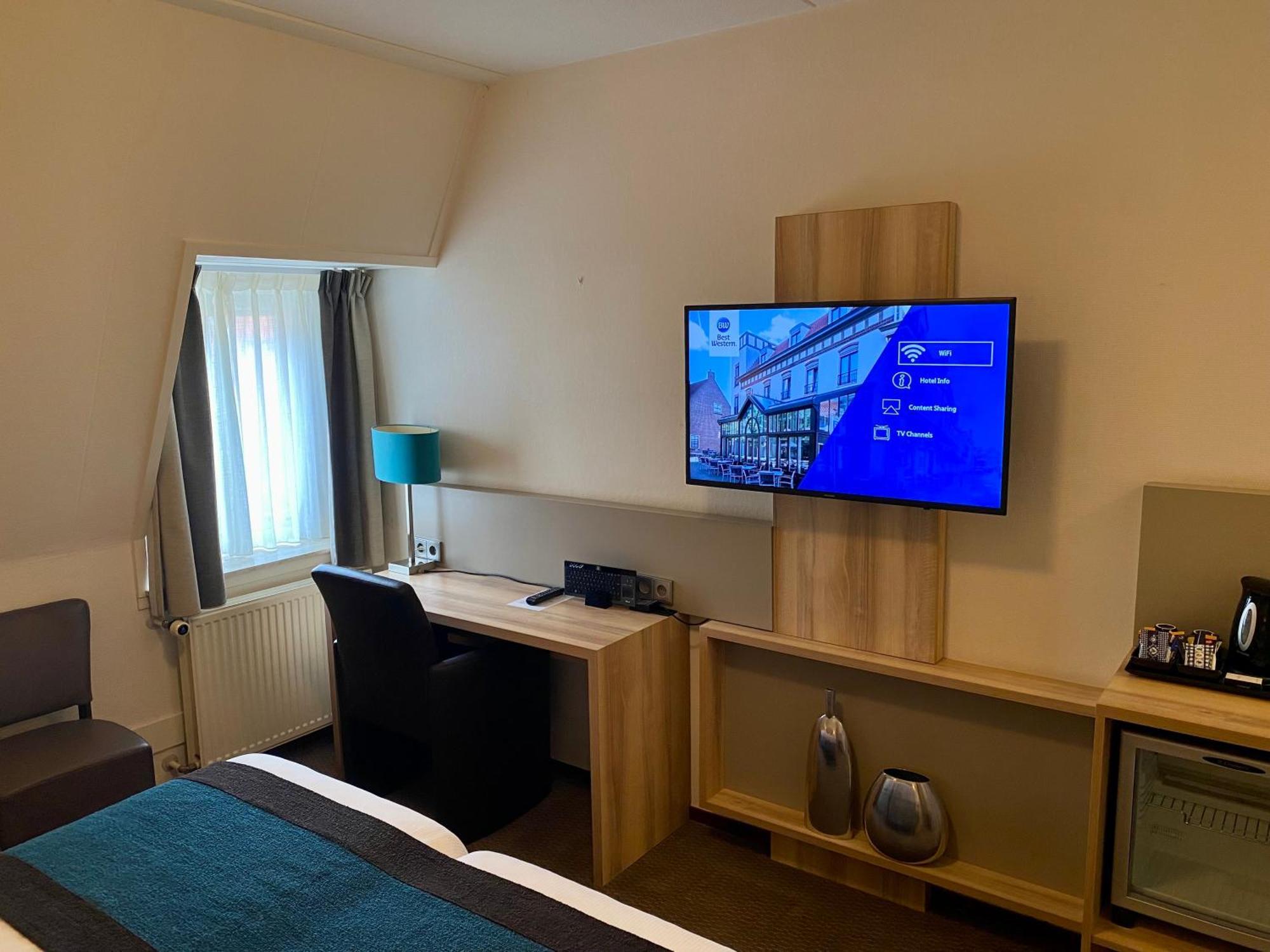Hotel Western Baars 4*